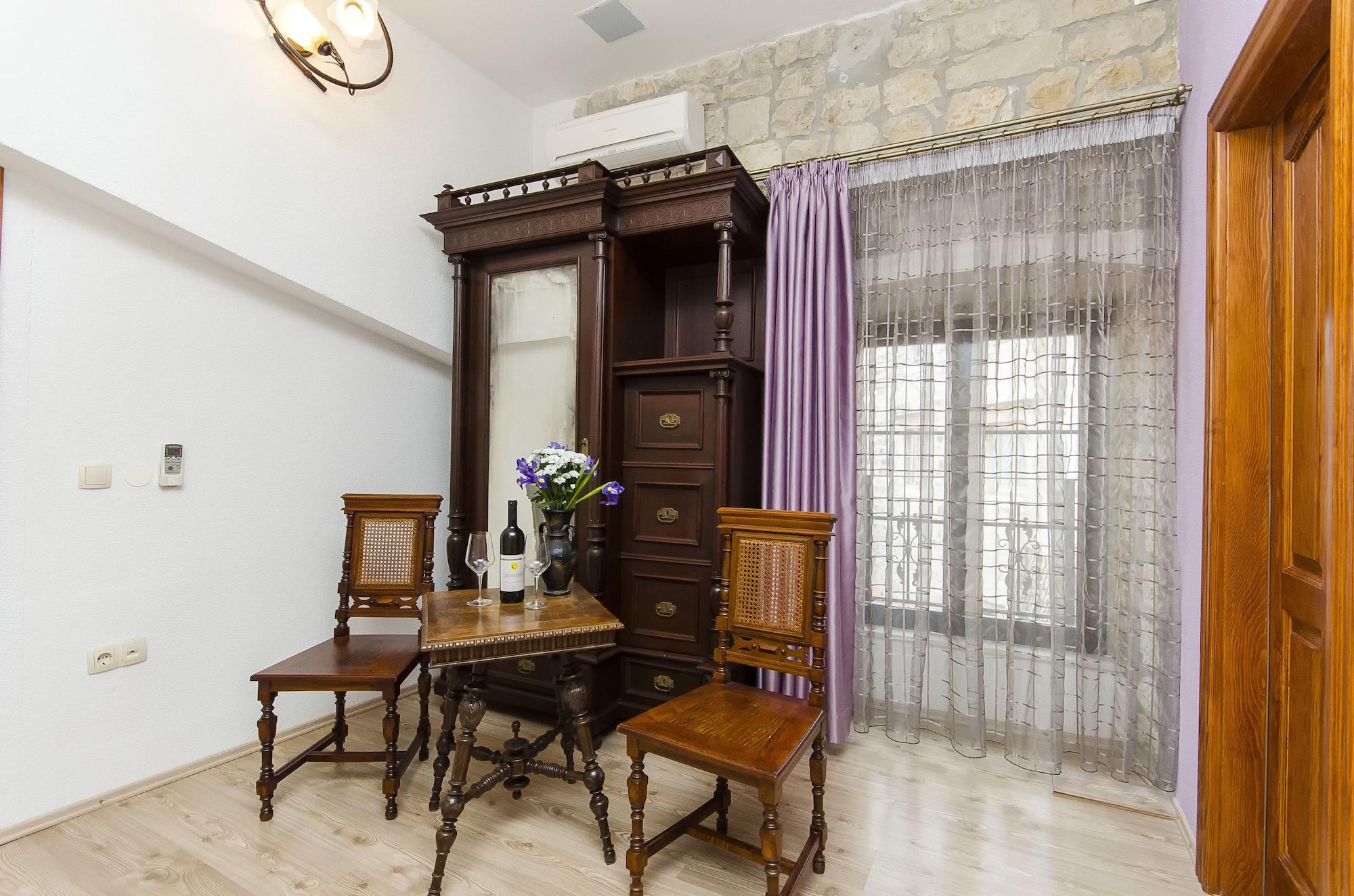 Palace Derossi Trogir Exterior foto