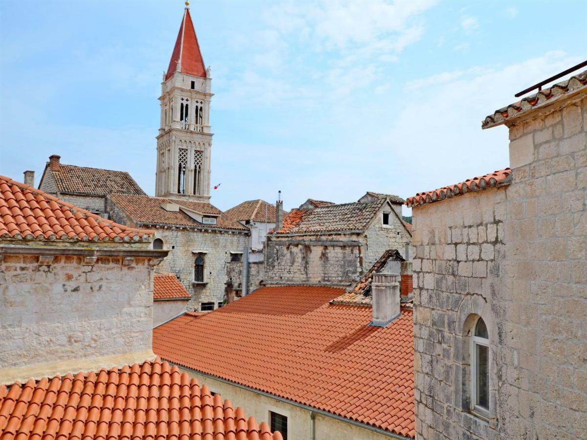 Palace Derossi Trogir Exterior foto